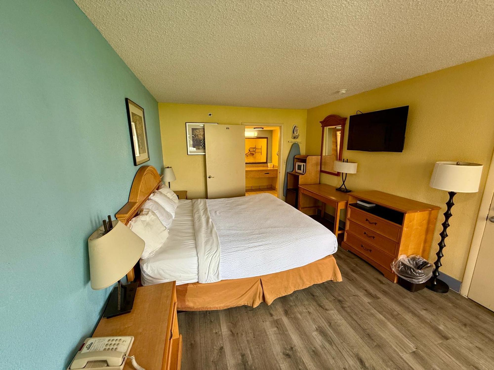 Days Inn By Wyndham Ruther Glen Kings Dominion Area Exterior photo